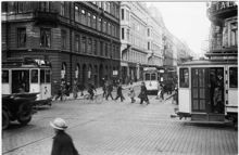 Korsning Kungsgatan och Vasagatan år 1925, Stockholms första trafiksignaler