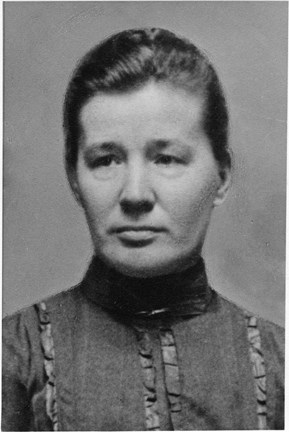 Gertrud Månsson, den första invalda kvinnliga politikern i kommunfullmäktige
