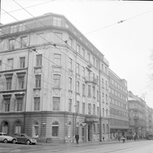 Cardellgatan 2 t.v. och Sturegatan 24 norrut