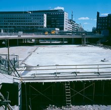 Sergels Torg under uppbyggnad. Vy österut från Drottninggatan
