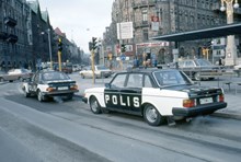 Polisbilar vid Nybroplan