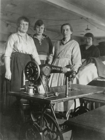 Segelsömmerskor på Stockholms örlogsvarv