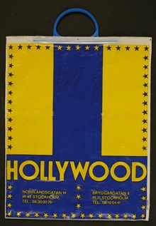 Plastkasse från klädbutiken Hollywood