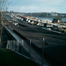 Vy från Hjorthagen mot Ropsten och byggandet av nya Lidingöbron