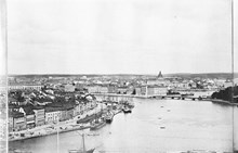 Panoramabild över Stockholm från Katarina Kyrka mot Gamla Stan. Del B, Skeppsbron