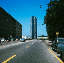 Wenner-Gren Center sett från Sveavägen