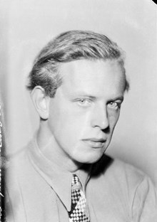 Porträtt av en ung man med schackrutig slips, Jan-Gunnar Lindström
