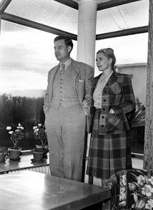 Gunnar och Alva Myrdal i sitt hem i Äppelviken