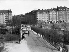 Trafikanter på Tomtebodabron och Karlbergsvägen öster ut mot Vasastan