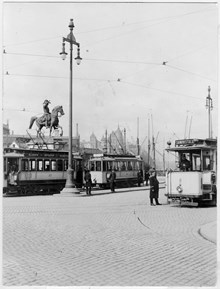Trafikbild från Karl Johans torg  vid Slussen år 1914