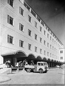 Stockholms Bangårdspostkontor vid Klara Strand. Verksamt 1943-1983 varefter huset revs