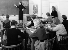 Kursverksamhet vid Stockholms Högskola 1951. Modeteckning