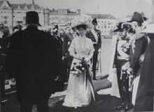 Tsarparet Nikolaj II och Alexandra vid Logårdstrappan 1909