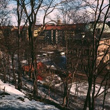 Observatorielunden från kullen, över parkleken och Handelshögskolan mot Sveavägen