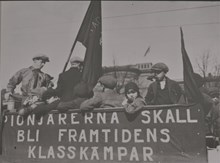 Pionjärer på första majdemonstration 1930.