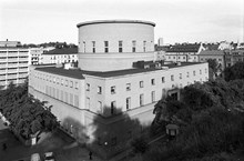 Stockholms Stadsbibliotek från Observatoriekullen. Södra och västra fasaderna