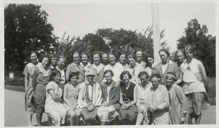 Gruppbild från Kvinnliga medborgarskolan vid Fogelstad 1930