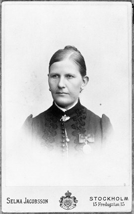 Porträtt av en kvinna anställd vid Lindgrenska Trasskolan