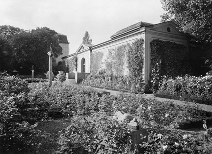Fotografiet visar prins Eugens galleri år 1938 från dess östra gavel i förgrunden. 