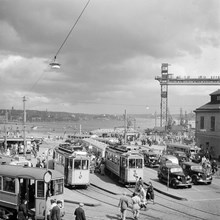 Spårvagnar, bilar och bussar på Södermalmstorg
