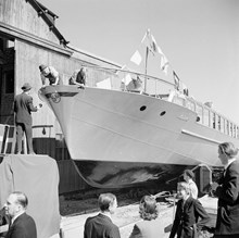 Sjösättning av båt på Gustavsson & Anderssons varv