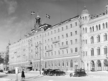 Poddserie: Företagsamma Stockholm - Södra Blasieholmshamnen 8, Grand Hôtel