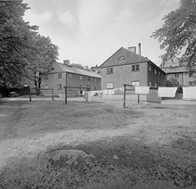Ringvägen 67 och Skånegatan 14. Nödbostäder uppförda 1917 inför rivning