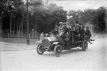 IK Göta-supporters åker bil i samband med Dagbladsstafetten