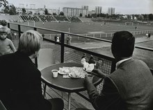 Farsta idrottsplats: Utsikt över fotbollsplan, september 1970