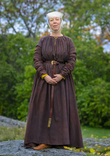 Kvinnodräkt från 1200-talet