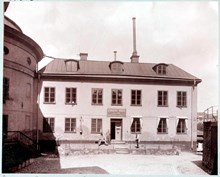 Stockholms stads arkiv, Birger Jarls Torg 12. Fasaden mot söder