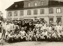 Pojkarna samlade vid avflyttningen från Frimurarbarnhuset i Kristineberg, augusti  1930