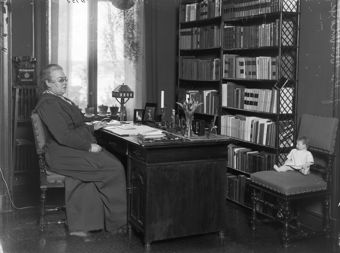Anna Whitlock : reformpedagog och rösträttsledare / Anders Johnson ...