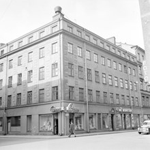 Hörnet Grevgatan 29 t.v. och Storgatan 20-18.
