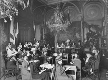 Sammanträde under den internationella kvinnokongressen i Stockholm år 1911.